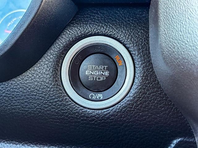 2020 RAM 1500 Laramie Crew Cab 4x4 5'7" Box