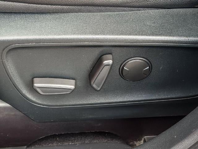 2020 Ford Escape Titanium Hybrid