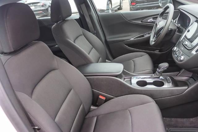 2025 Chevrolet Malibu LS