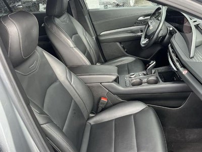 2024 Cadillac XT4 Premium Luxury