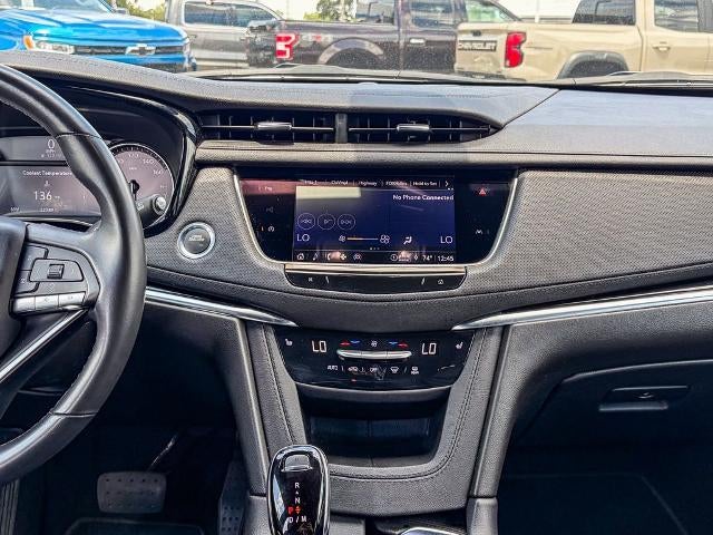 2025 Cadillac XT6 Luxury