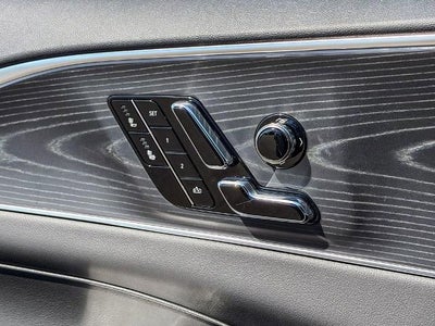 2025 Cadillac LYRIQ Luxury 1