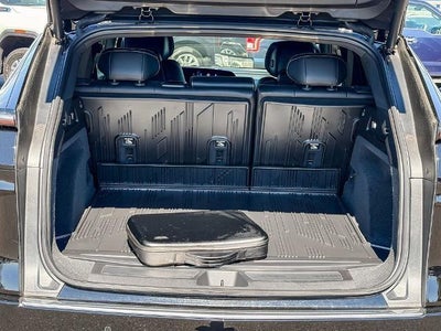 2025 Cadillac LYRIQ Luxury 1