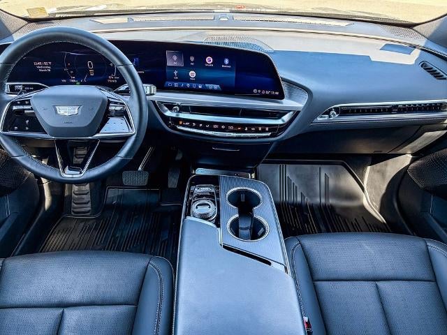 2025 Cadillac LYRIQ Luxury 1
