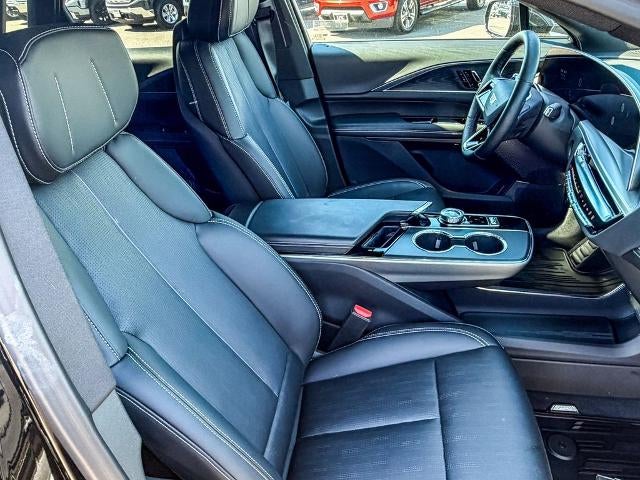 2025 Cadillac LYRIQ Luxury 1