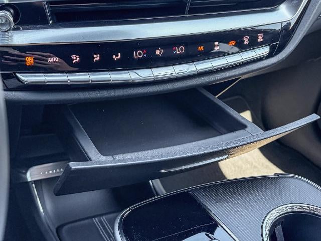 2025 Cadillac LYRIQ Luxury 1