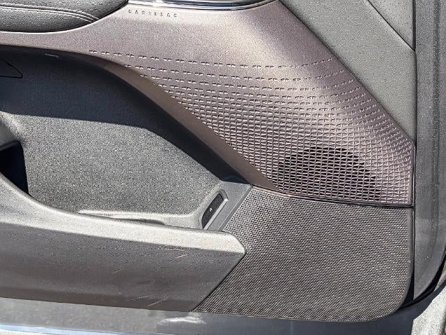 2025 Cadillac LYRIQ Luxury 1