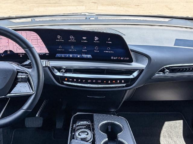 2025 Cadillac LYRIQ Luxury 1