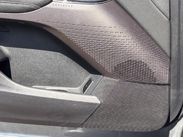 2025 Cadillac LYRIQ Luxury 1