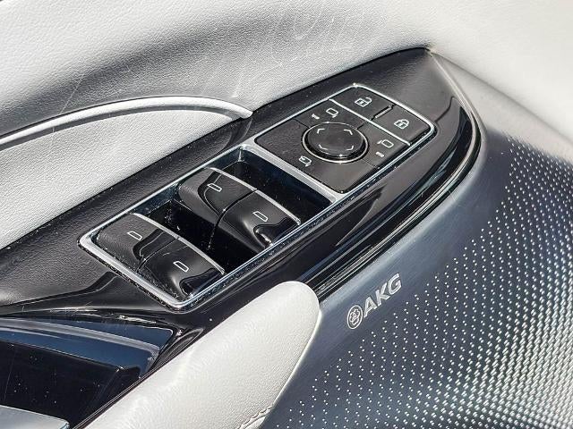 2024 Cadillac LYRIQ Sport 2