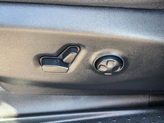 2025 Chrysler Pacifica Hybrid Premium S Appearance Pkg