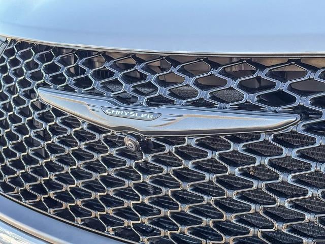 2025 Chrysler Pacifica Hybrid Premium S Appearance Pkg