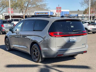 2025 Chrysler Pacifica Hybrid Premium S Appearance Pkg