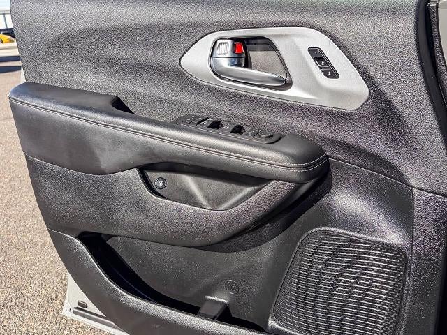 2025 Chrysler Pacifica Hybrid Premium S Appearance Pkg