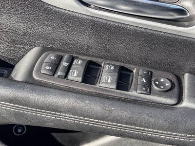 2025 Chrysler Pacifica Hybrid Premium S Appearance Pkg