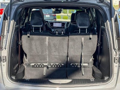 2025 Chrysler Pacifica Hybrid Premium S Appearance Pkg