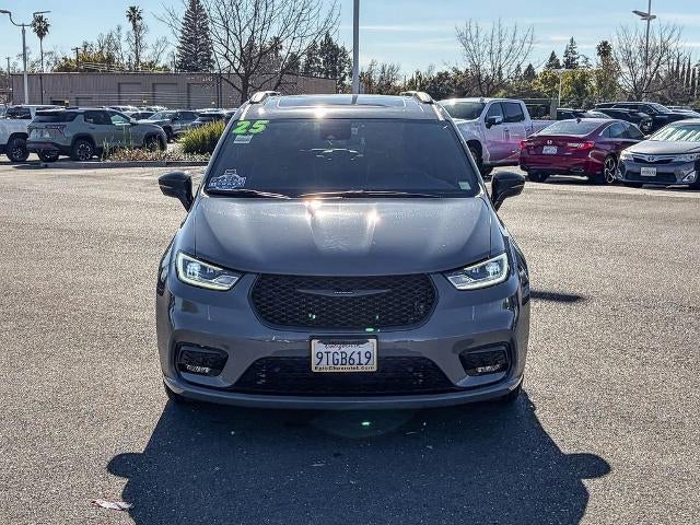 2025 Chrysler Pacifica Hybrid Premium S Appearance Pkg