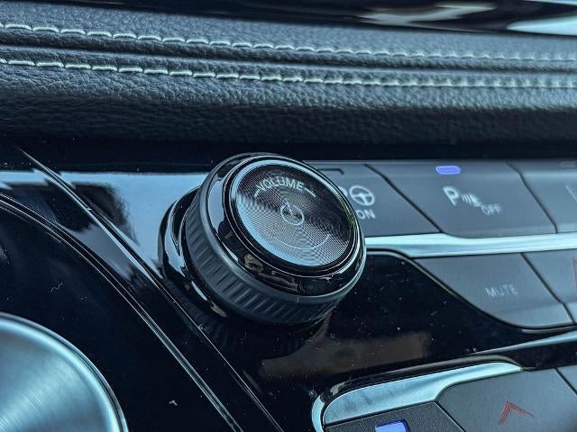 2025 Chrysler Pacifica Hybrid Premium S Appearance Pkg