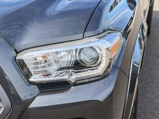 2022 Toyota Tacoma 4WD SR5