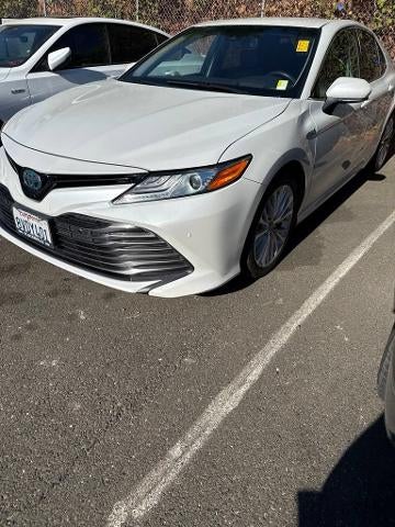 2018 Toyota Camry Hybrid LE
