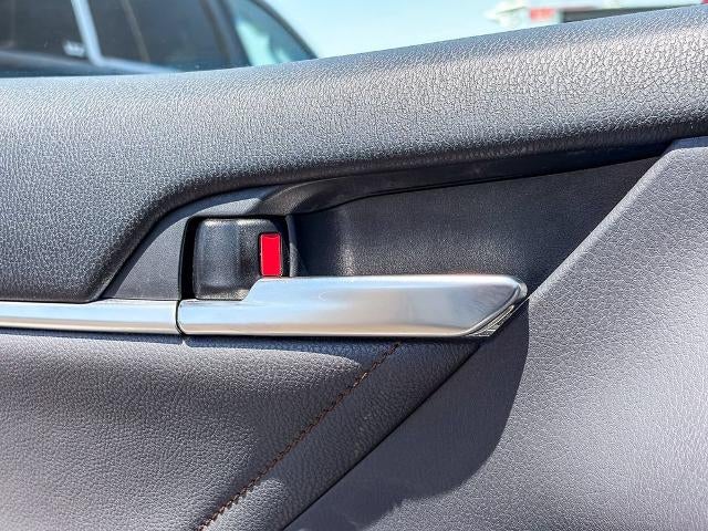 2018 Toyota Camry Hybrid LE