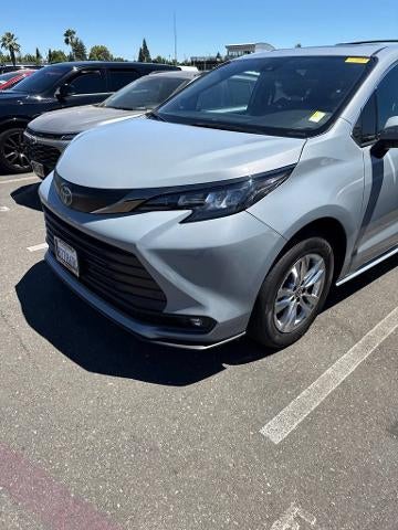 2023 Toyota Sienna Woodland Edition