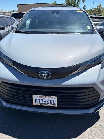2023 Toyota Sienna Woodland Edition