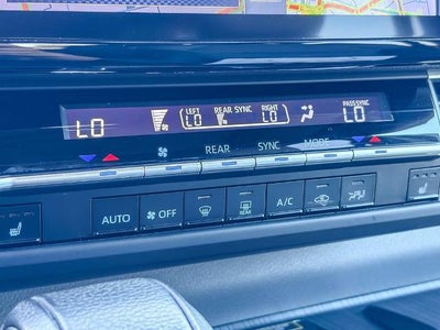 2023 Toyota Sienna Woodland Edition