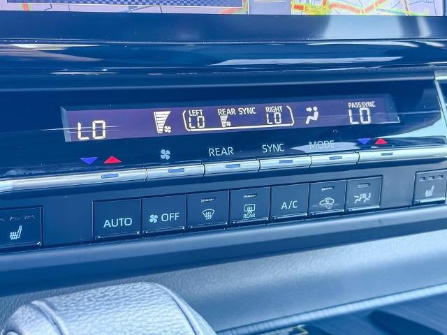 2023 Toyota Sienna Woodland Edition