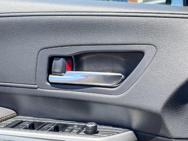 2023 Toyota Sienna Woodland Edition