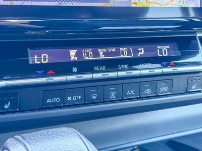 2023 Toyota Sienna Woodland Edition