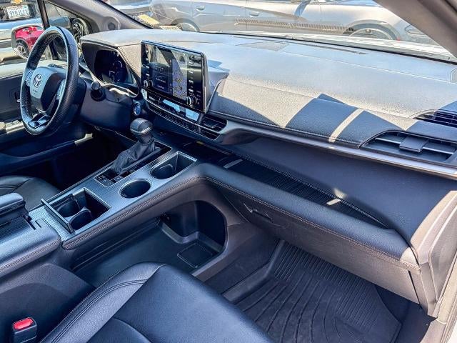 2023 Toyota Sienna Woodland Edition