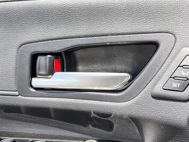 2025 Toyota Sienna Platinum