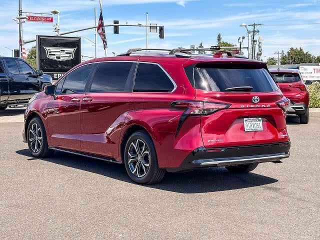 2025 Toyota Sienna Platinum