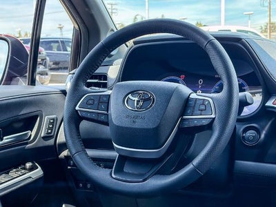 2025 Toyota Sienna Platinum
