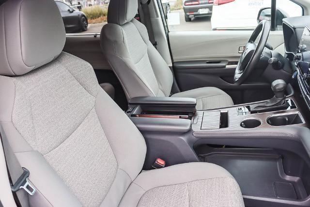 2023 Toyota Sienna LE
