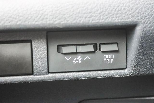 2023 Toyota Sienna LE