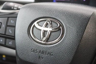 2023 Toyota Sienna LE