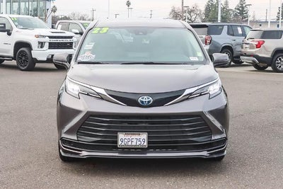 2023 Toyota Sienna LE