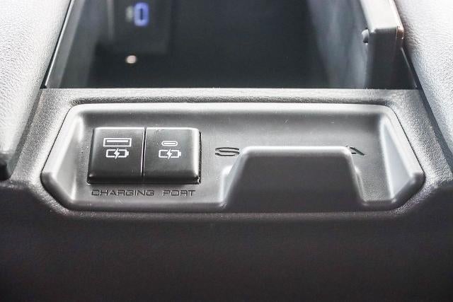 2023 Toyota Sienna LE