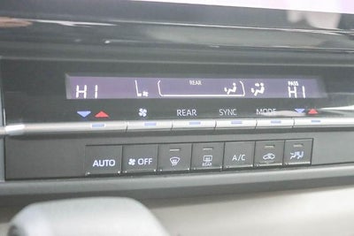 2023 Toyota Sienna LE