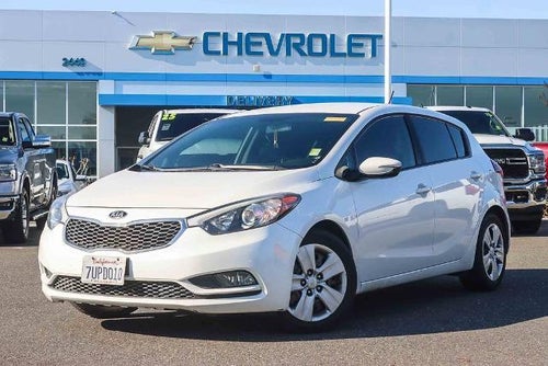 2016 Kia Forte 5-Door LX