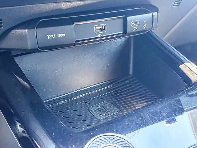 2023 Kia Niro Plug-In Hybrid SX Touring
