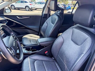 2023 Kia Niro Plug-In Hybrid SX Touring