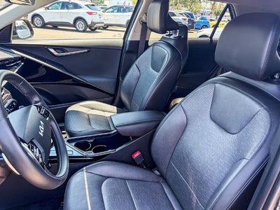 2023 Kia Niro Plug-In Hybrid SX Touring